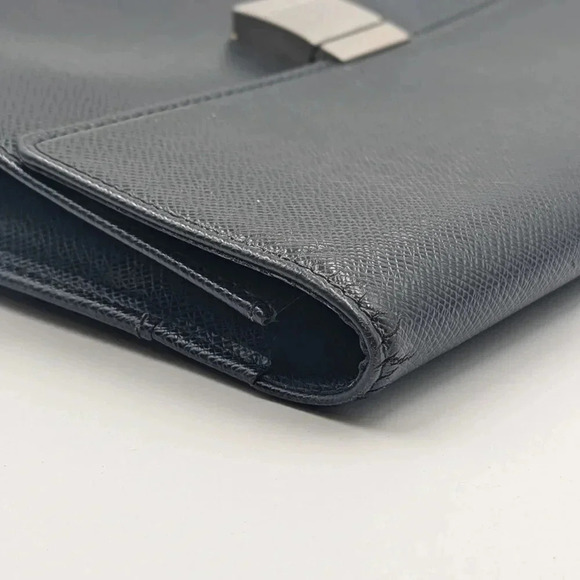 Louis Vuitton Taiga Pochette Selenga - Picture 7 of 15